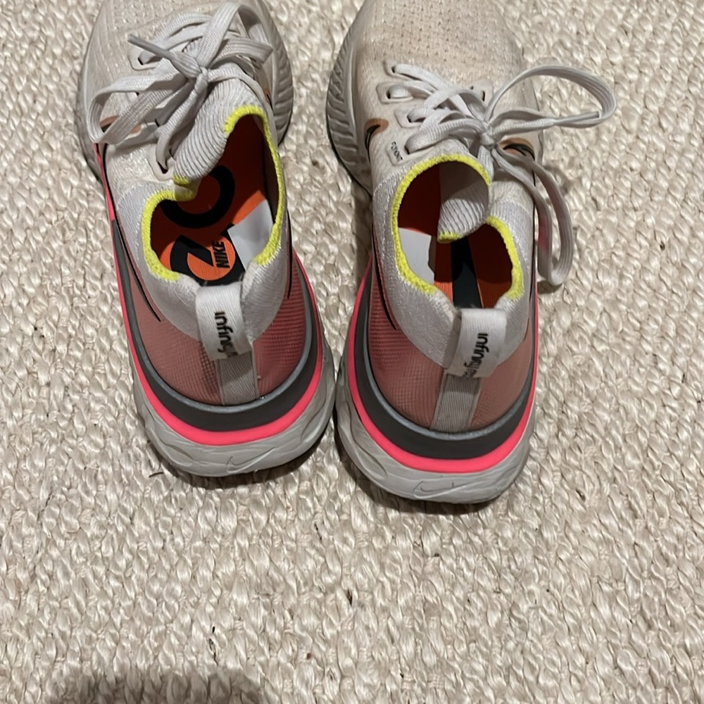 Nike Flyknit I finity React Running Shoe - Picture 3 of 9